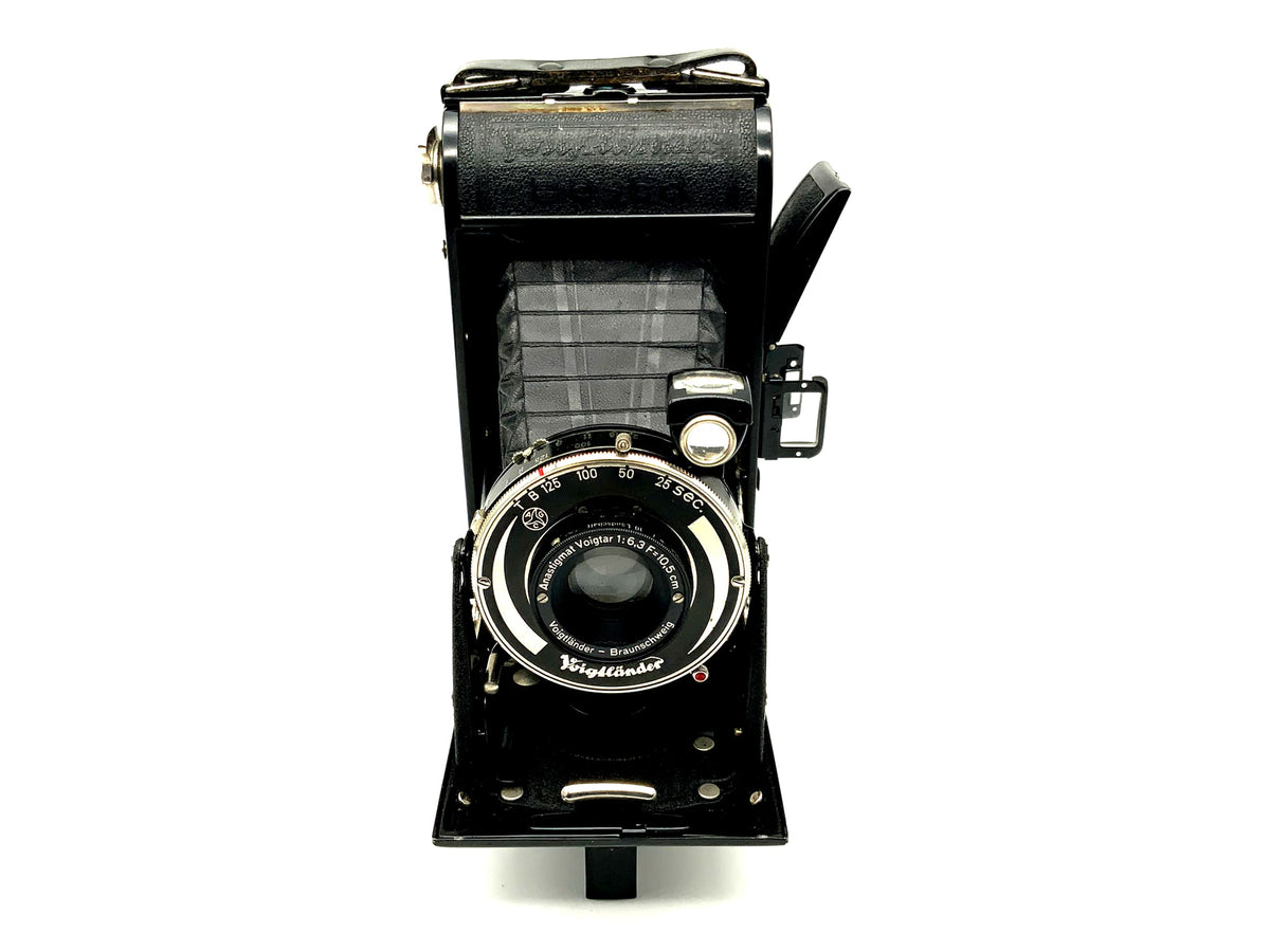 Voigtländer Bessa folding camera with Voigtar 10.5cm f/6.3 anastigmat lens
