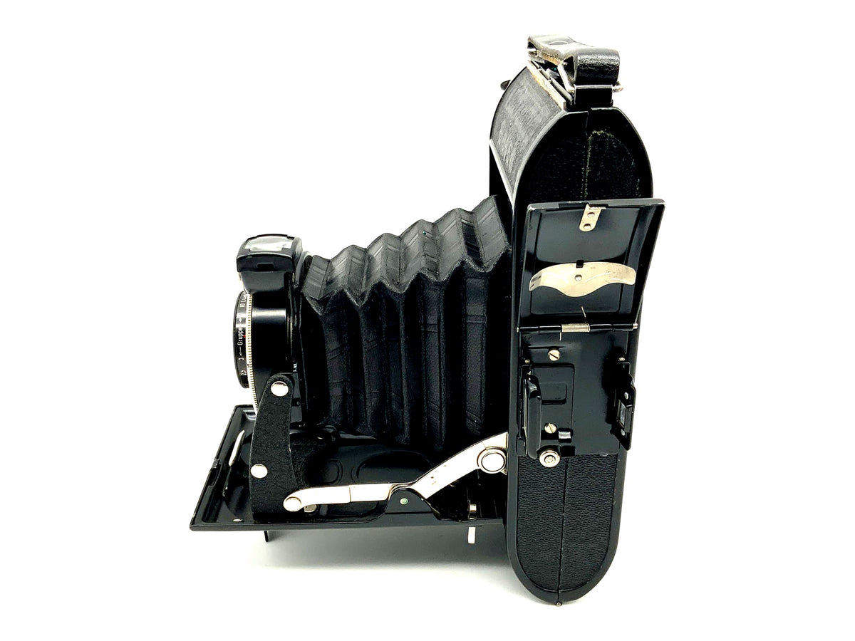Voigtländer Bessa folding camera with Voigtar 10.5cm f/6.3 anastigmat lens
