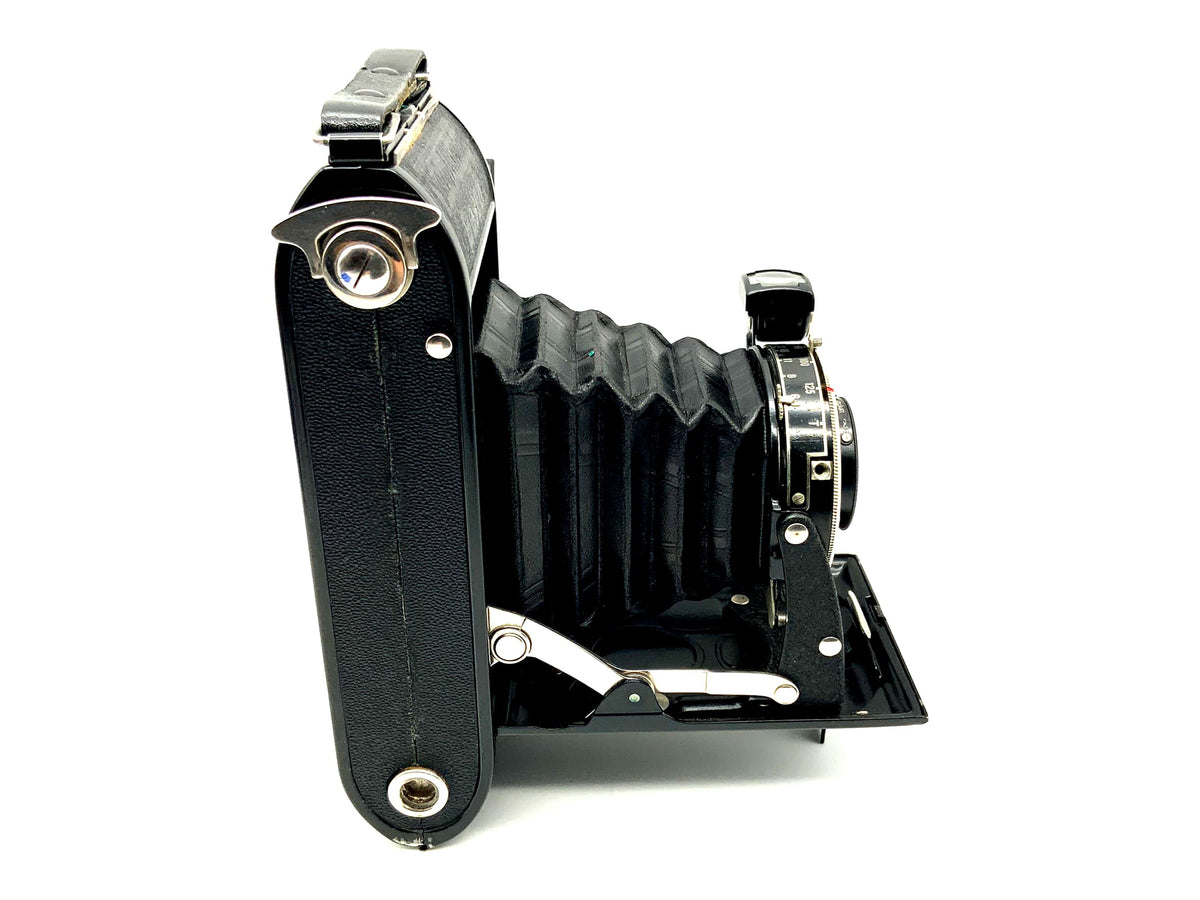 Voigtländer Bessa folding camera with Voigtar 10.5cm f/6.3 anastigmat lens